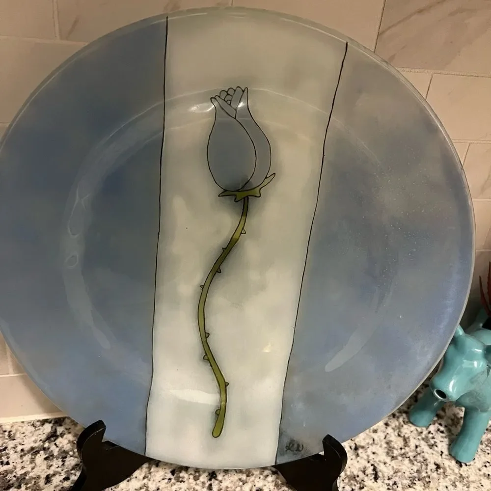 Beautiful decorative glass hand painted in Mexico plate.